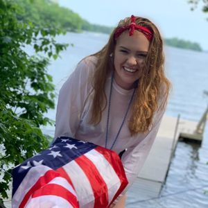 Meet your Posher, Danielle